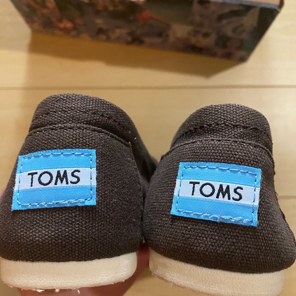NWT TOMS Women’s Classic Canvas Slip On - Picture 7 of 9